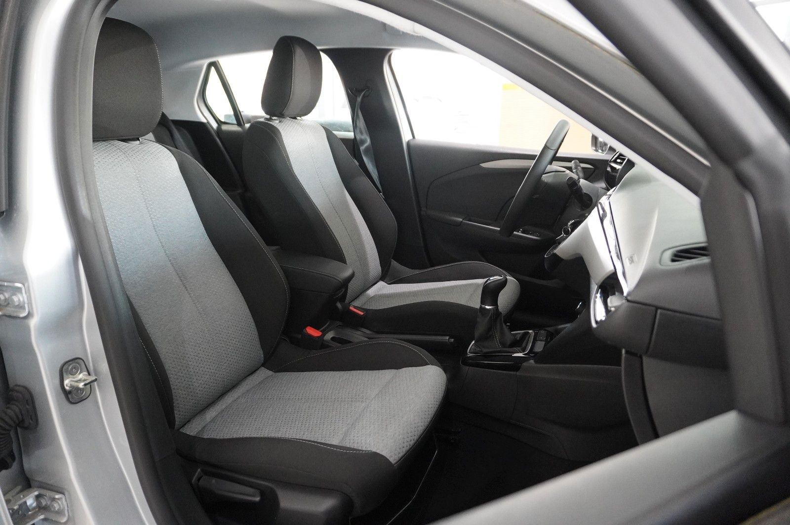 Fahrzeugabbildung Opel Corsa F 1.2 FACELIFT NAVI/LED/KAMERA/VIRTU./DAB+