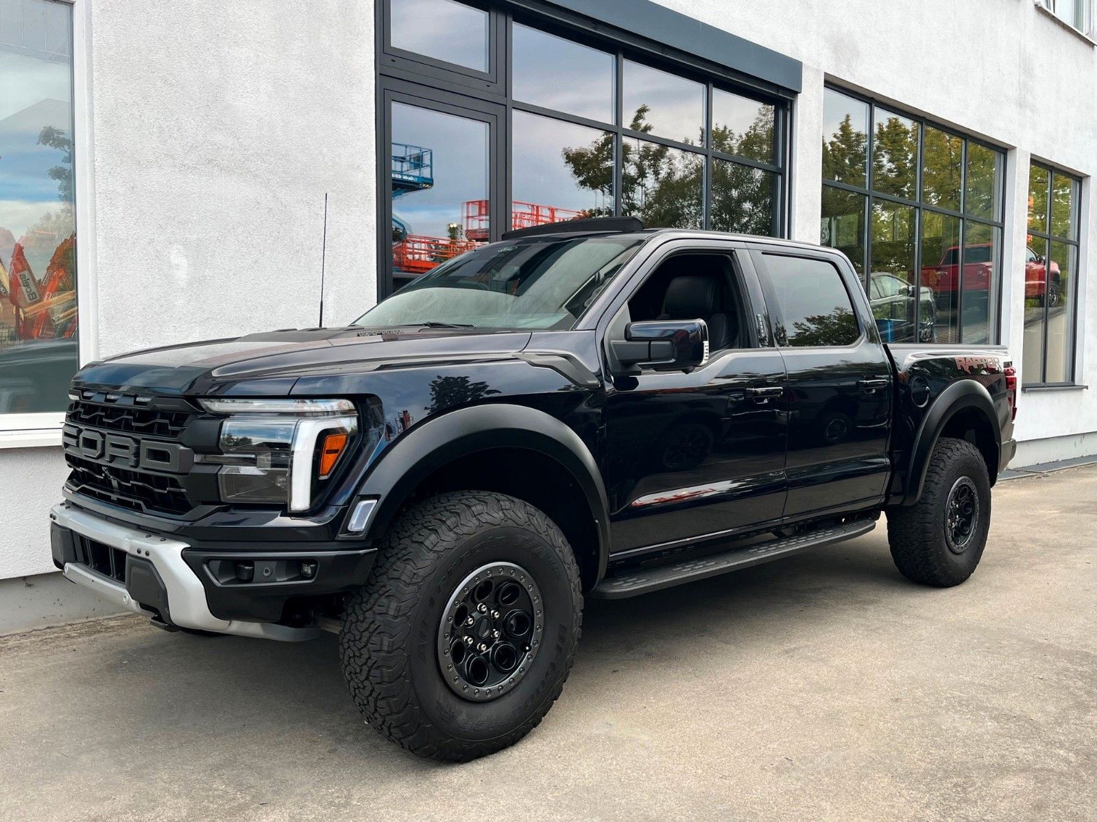 Ford F-150 Raptor Performance 37" 802A MY26