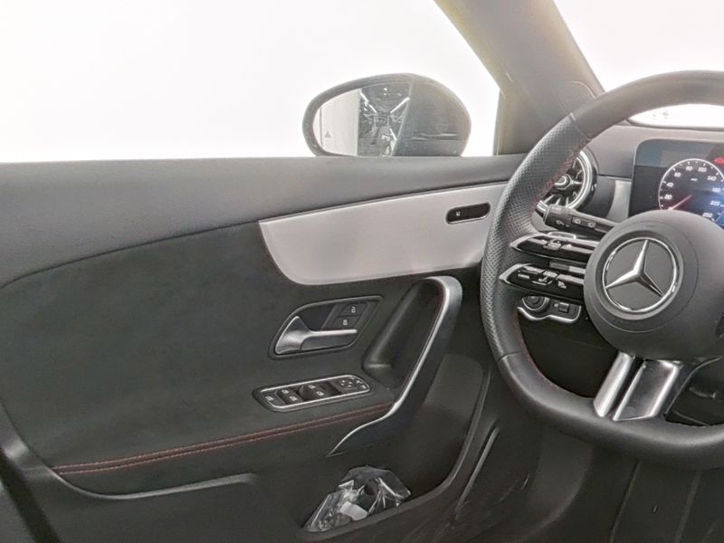 Mercedes-Benz A 180 AMG DISTRO 360 LED NAVI foto 4