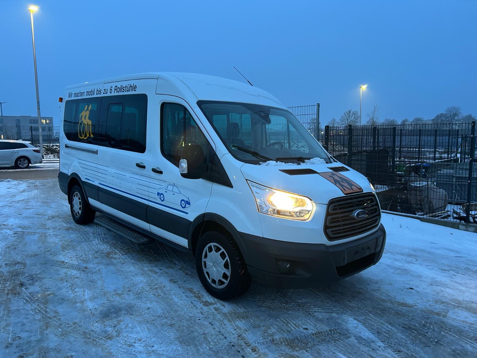 Ford Transit, Rollstuhlrampe, 9 Sitzer