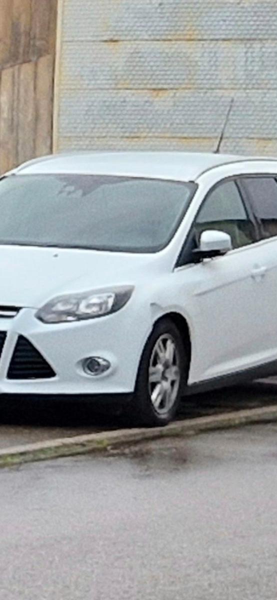 Ford Focus 2013 — rear view