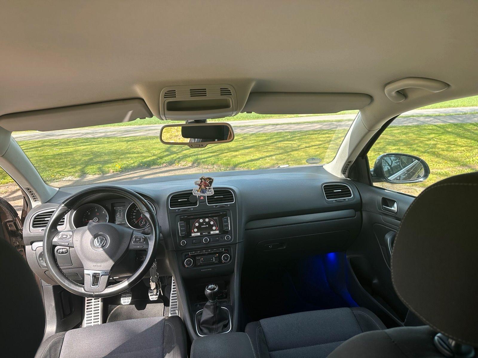 Volkswagen  2011 — photo 13