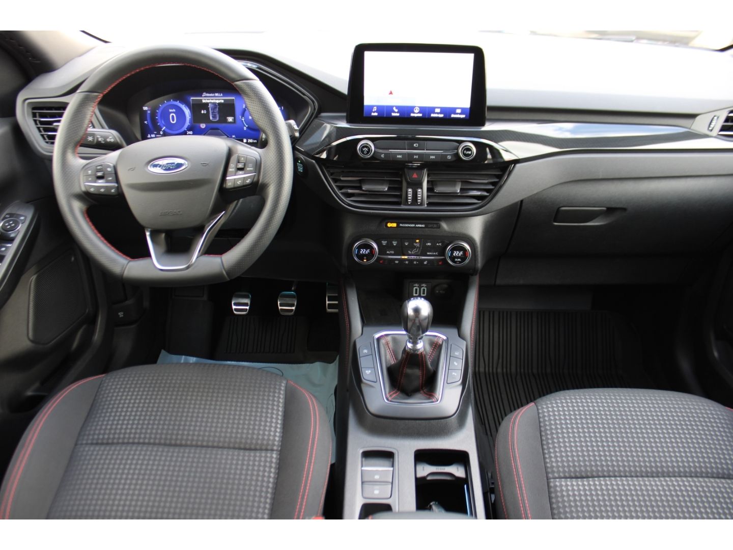 FORD Kuga 2.0 Hybrid ST-Line ACC LED TWA RFK AHK Navi - Image 12
