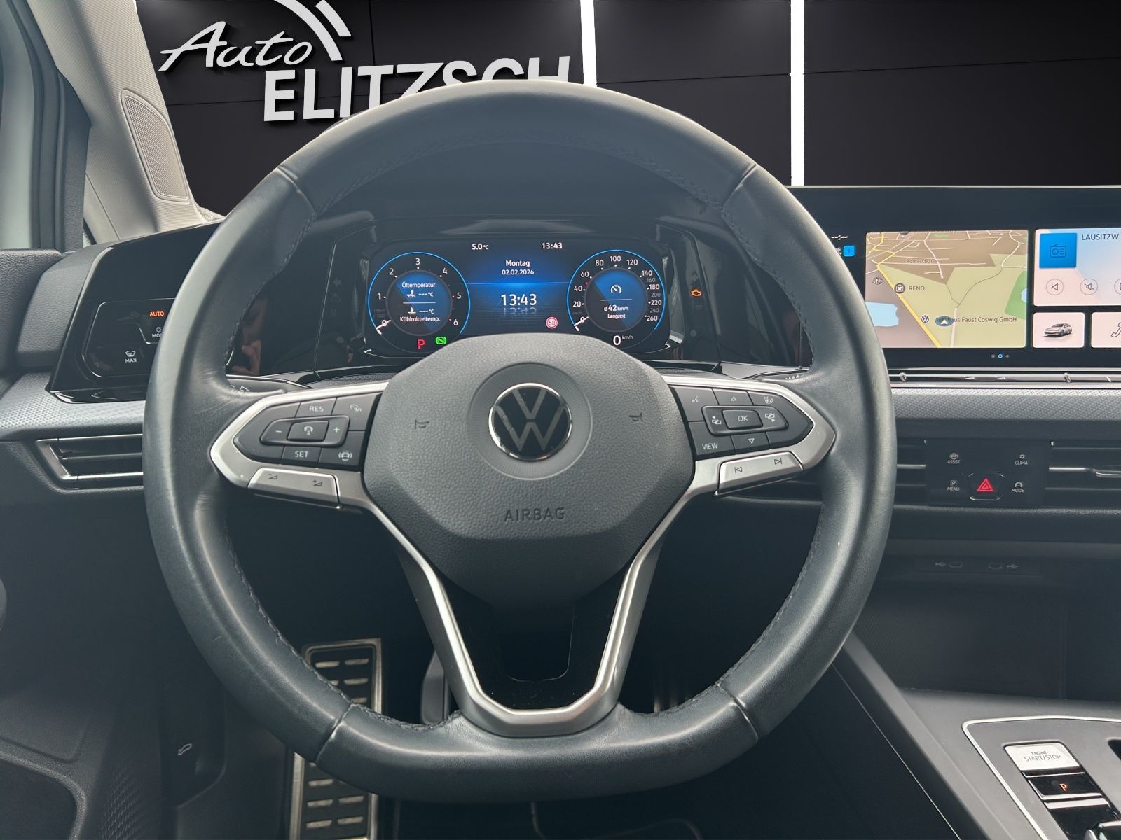 Fahrzeugabbildung Volkswagen Golf VIII Variant Active TDI DSG LED ACC SH Rear