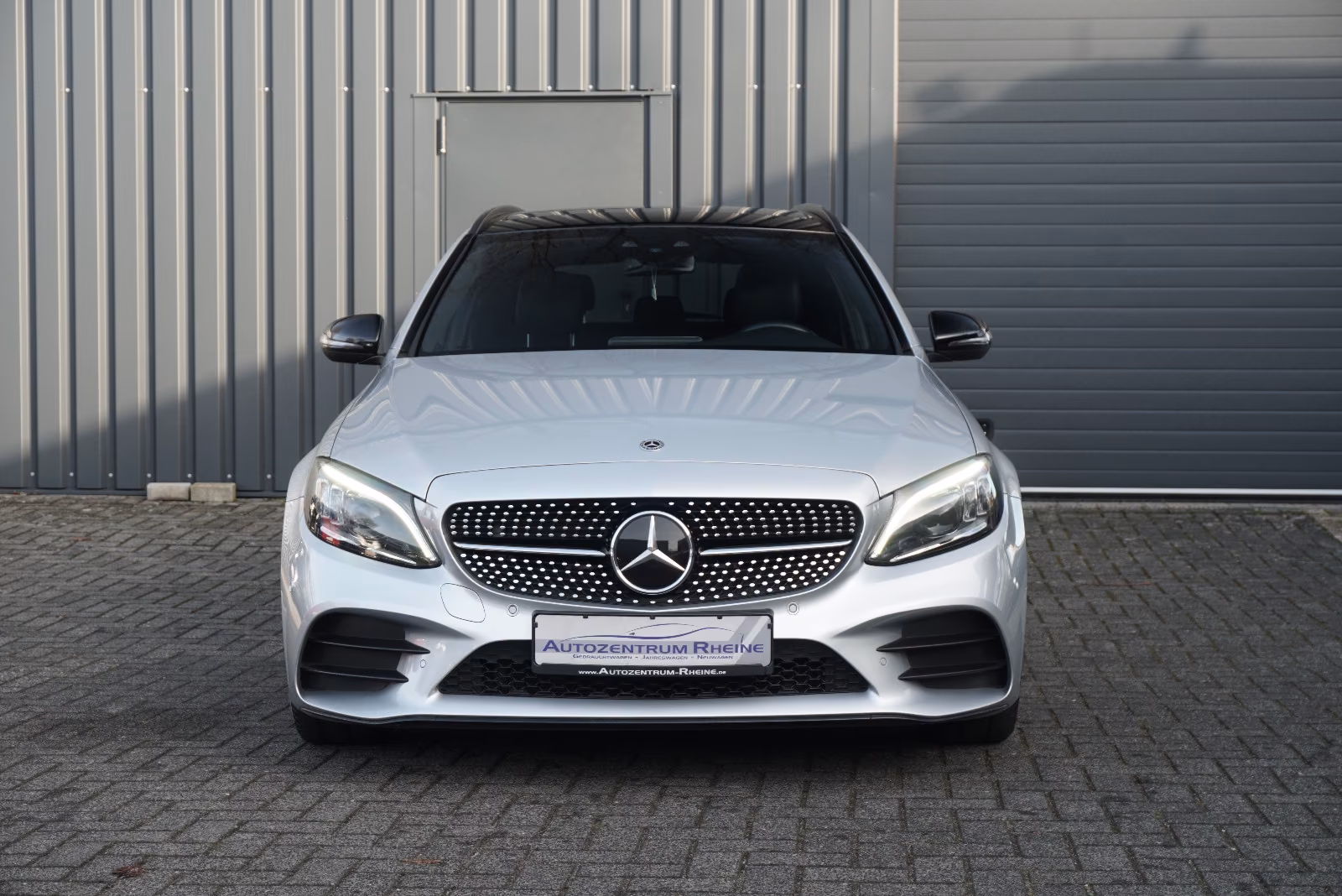 Mercedes-Benz C 300T AMG Multib RFK PANO SHZ NAV Ambiente ACC