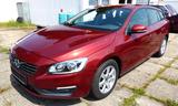 Volvo V60 Kombi Kinetic Alu,Klimaaut.,PDC,Eu5 - Volvo V60 mit Benzin-Antrieb: Kombi, Kinetic