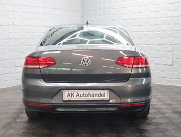 Volkswagen Passat - 5