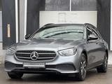 Mercedes-Benz E 300 de Avantgarde Night Magno Burmester 360 - Hybrid (Diesel/Elektro): Head-Up Display