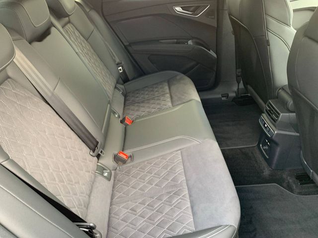 Q4 Sportback e-tron 45 QUATT S LINE+MATRIX+AHK+