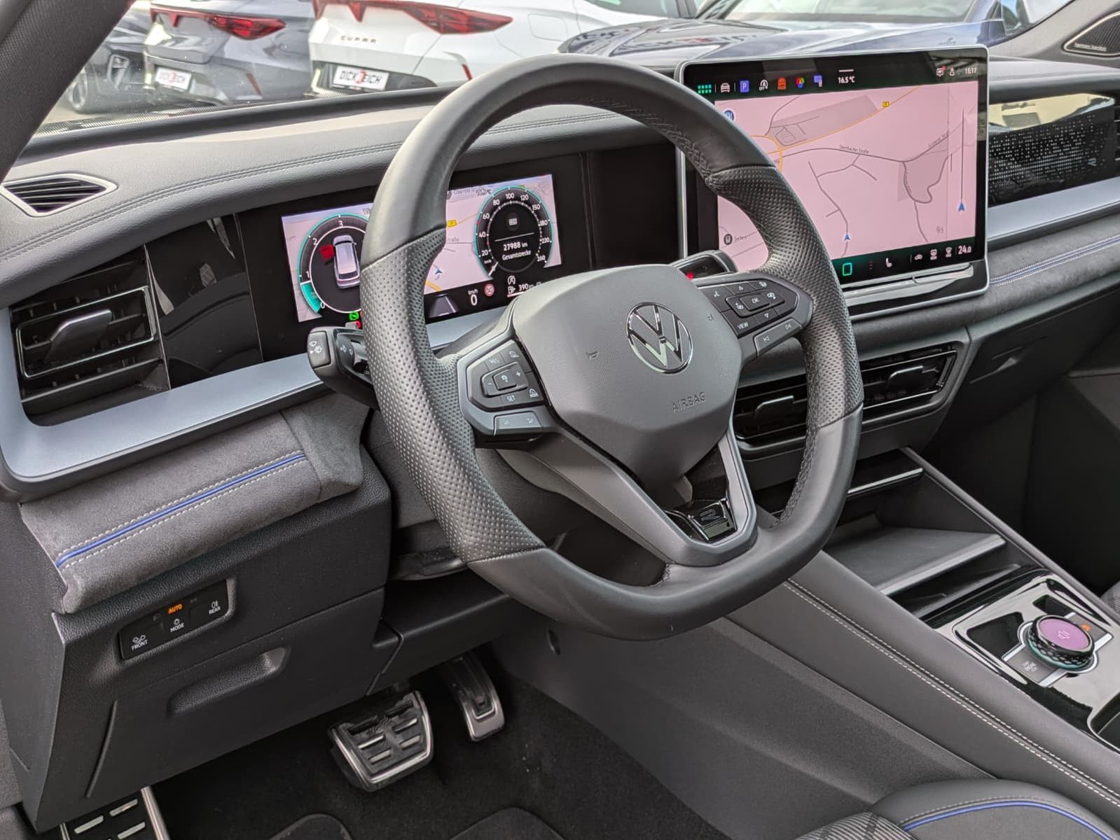 Fahrzeugabbildung Volkswagen Tayron 2.0 TDI 4M R-Line 7Si*MATRIX*AHK*PANO*HUD