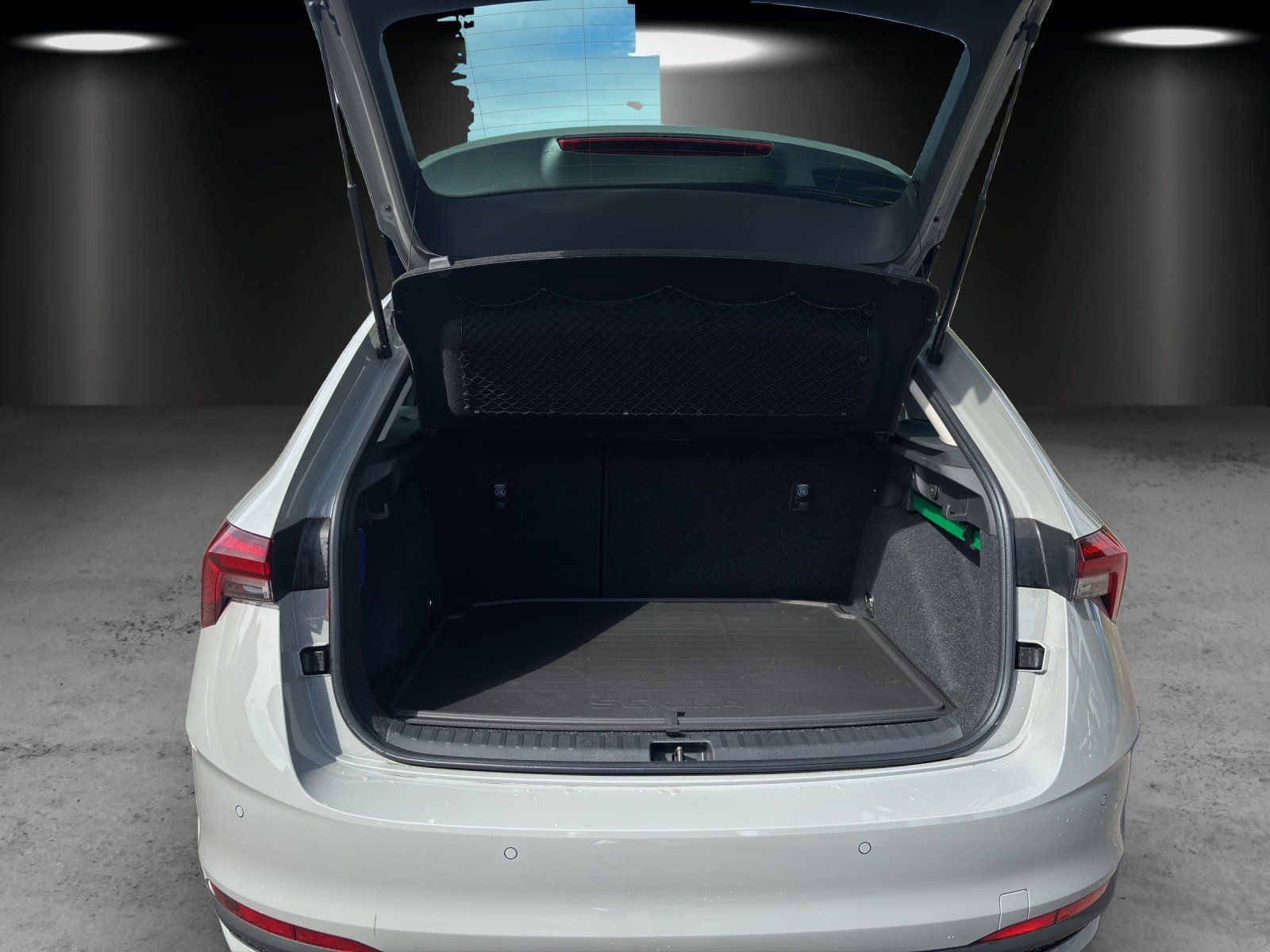 Fahrzeugabbildung SKODA Scala Tour 1,0 TSI 85 kW DSG