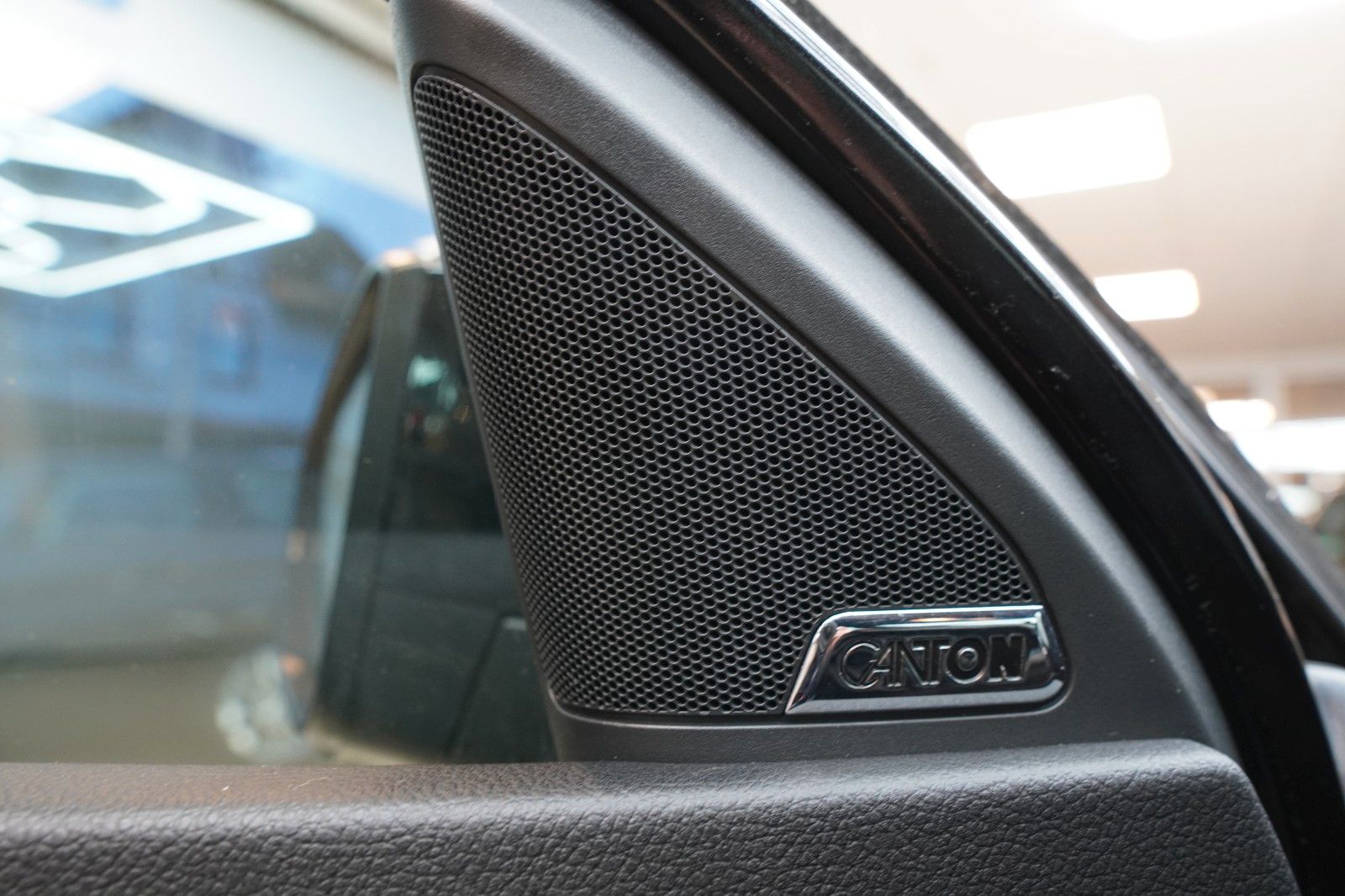 Fahrzeugabbildung SKODA Octavia RS *Autom*Navi*CarPlay*