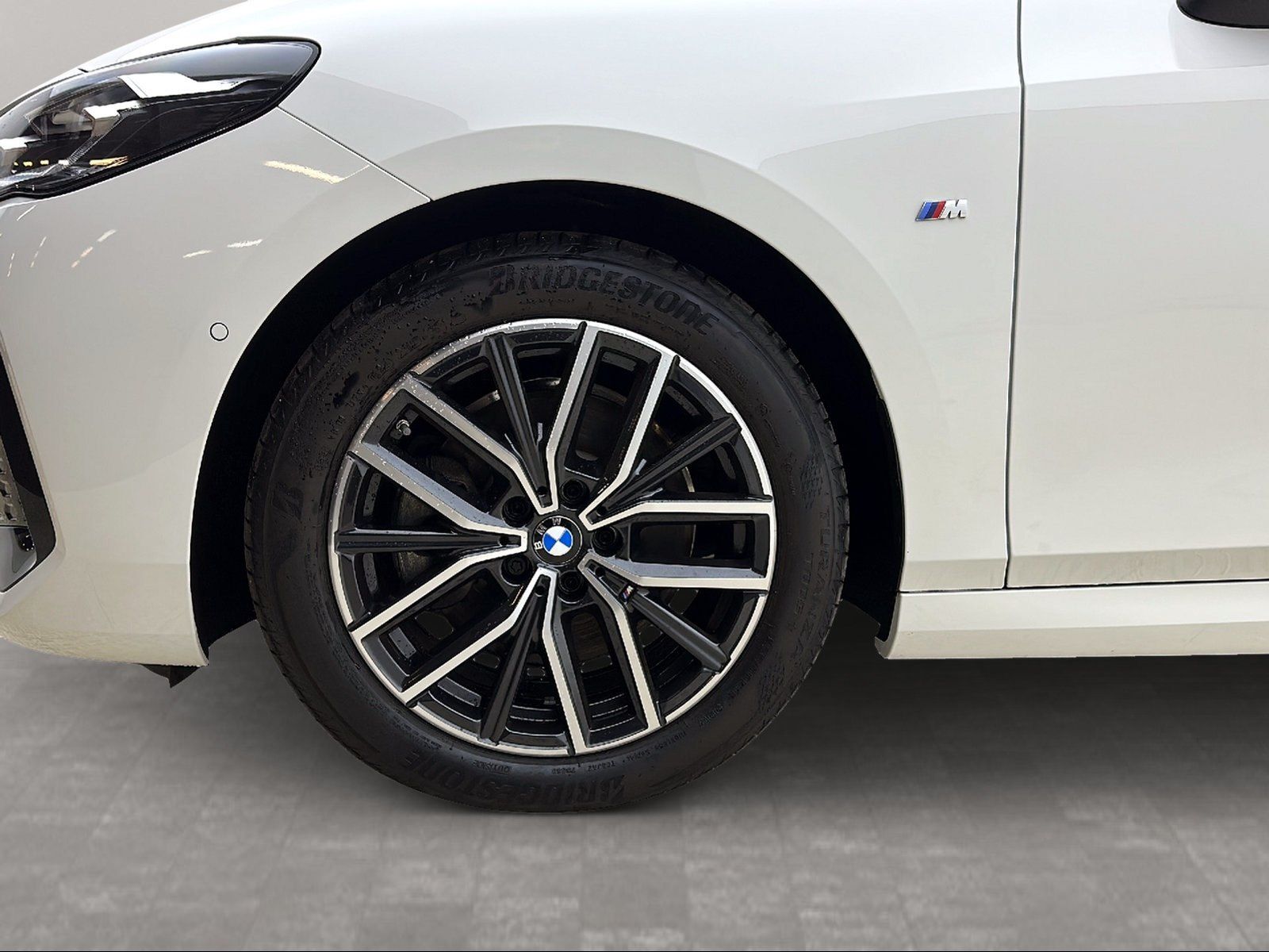 BMW 223 Active Tourer - Bild 4