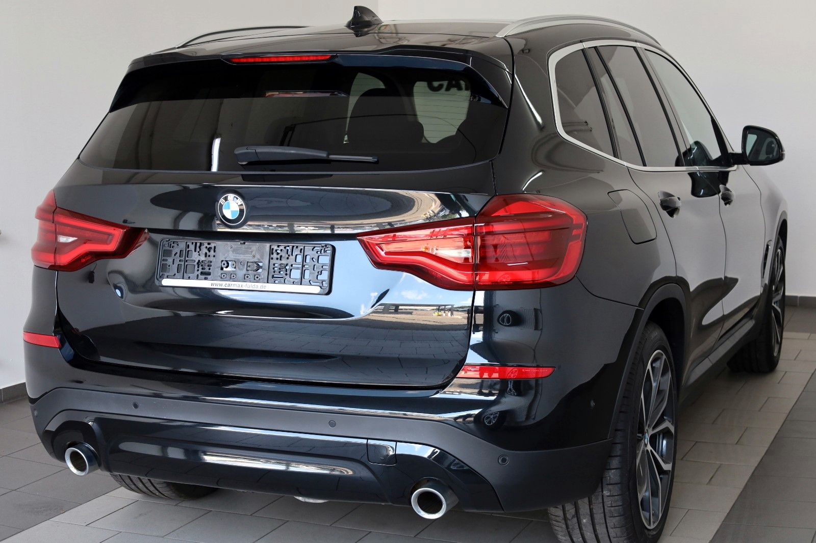 Fahrzeugabbildung BMW X3 xDrive 20d Advantage,Leder,Navi,HUD,PanoD,AHK