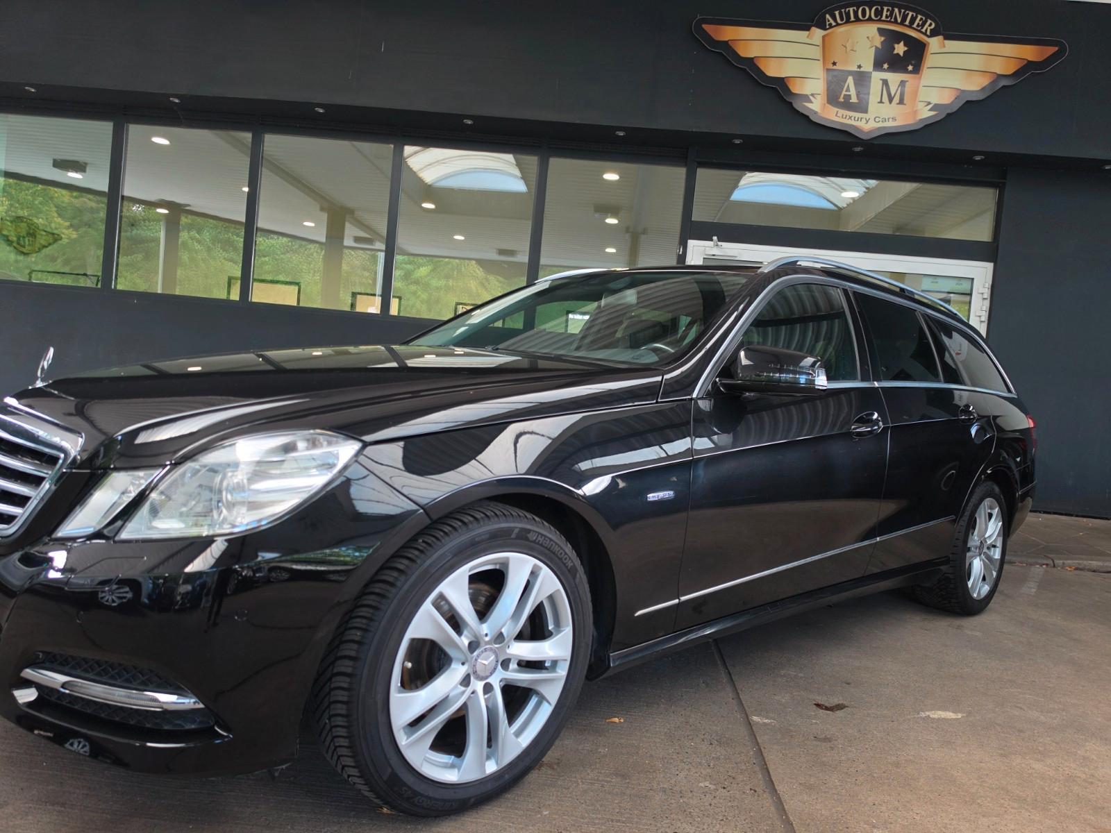 Mercedes-Benz E200 2011 — photo 18