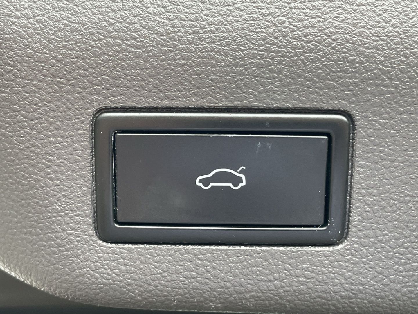T7 Multivan 2.0 TDI Style lang AHK/Pano/Standhzg