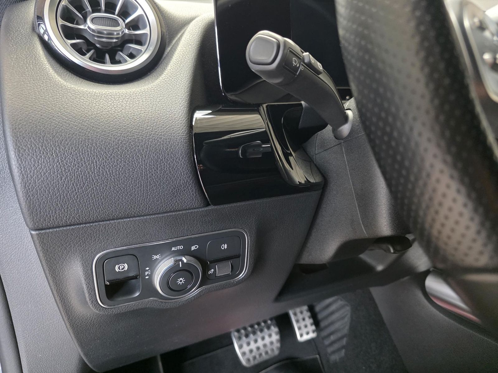 Fahrzeugabbildung Mercedes-Benz GLA 200 AMG Automatik/Nightpaket/LED/VZE/DAB/CAM