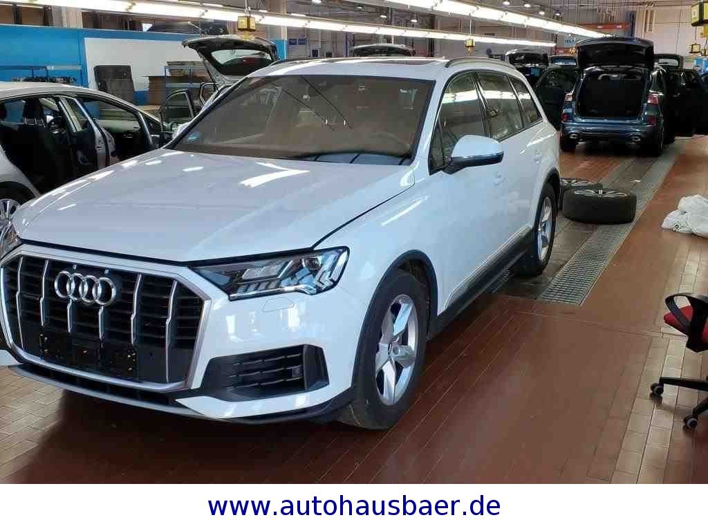Audi Q7 - 1