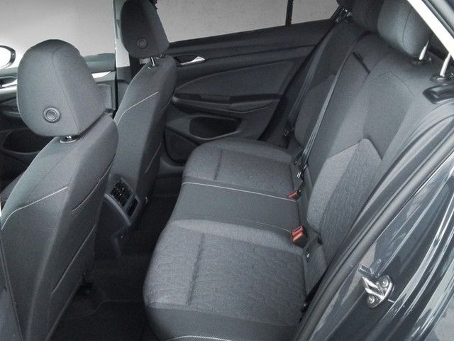 Fahrzeugabbildung Volkswagen Golf VIII TSI Move LED Navi SHZ AID RFK