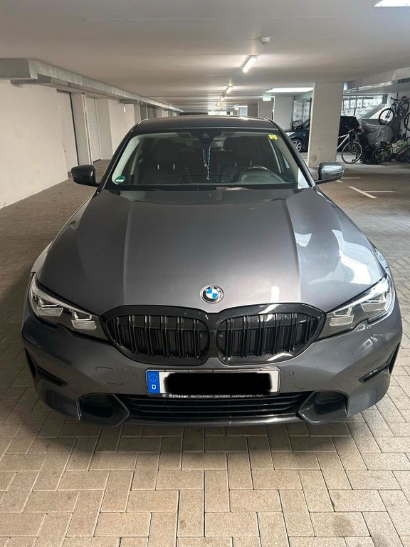 Image of BMW 330