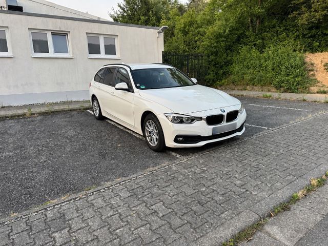 BMW BMW 318d Touring Automatik  11/2018  200...