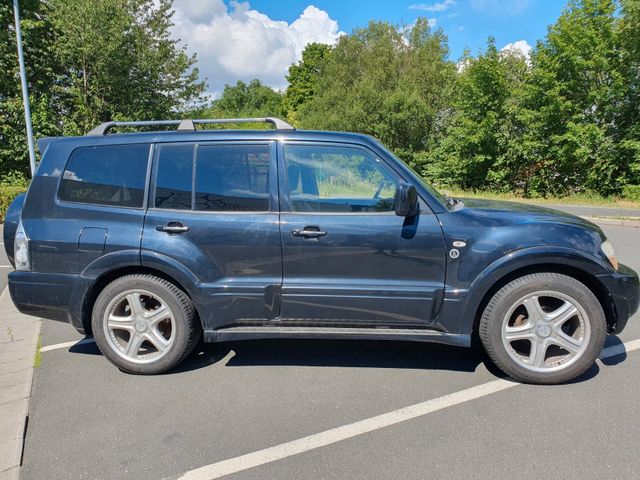 Mitsubishi Pajero 3.2 DI-D Dakar V60 im Kundenauftrag!
