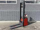 Linde L 16 Baujahr 2010/ Stunden 5137 / HH 3,8M/Akku 2 - Linde L16