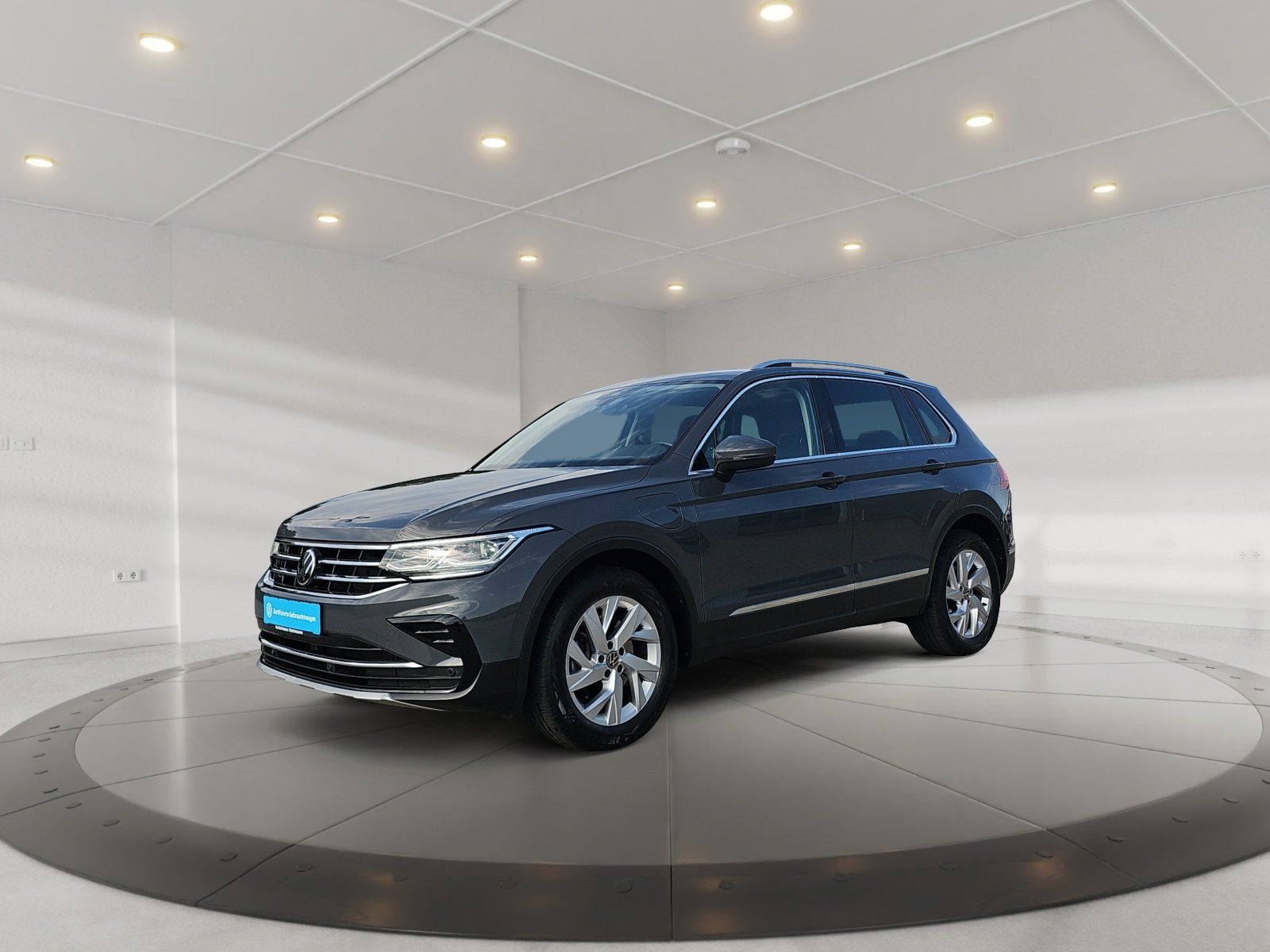 Volkswagen Tiguan Elegance eHybrid AHK RFK Pano CarPlay