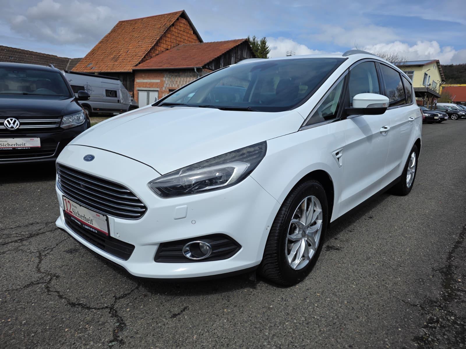 Ford S-MAX Titanium Navi Kamera Bi-Xenon  7-SITZ
