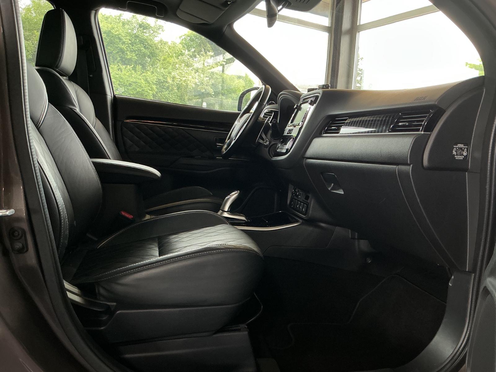 Mitsubishi Outlander PHEV Top 4WD * Sportpaket * 360 Kamera