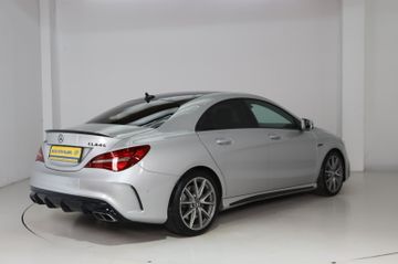 Mercedes CLA 45 AMG - 5