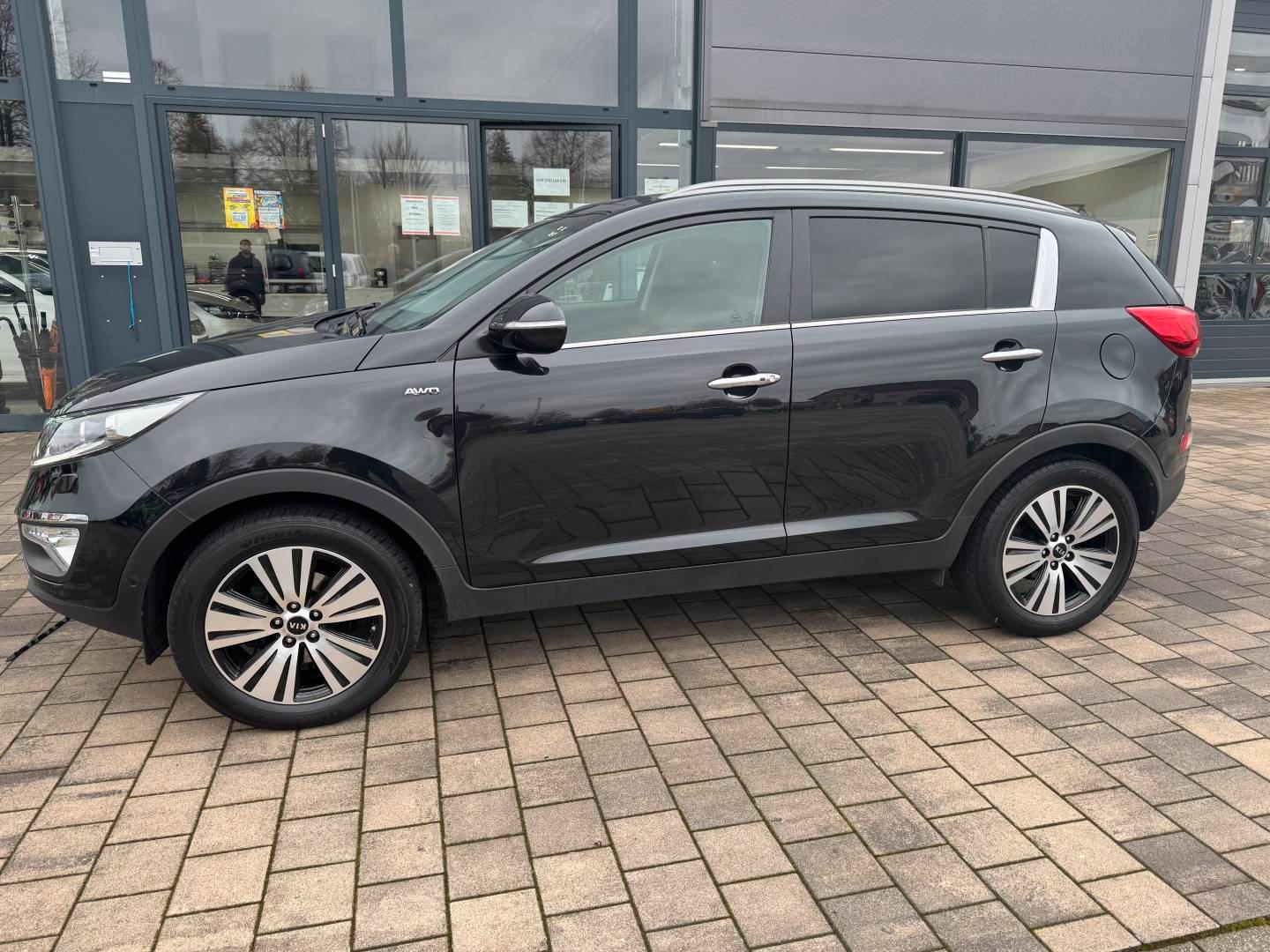 Kia SPORTAGE 2.0 GDI 4WD Spirit *NAVI*PANO*AHK*