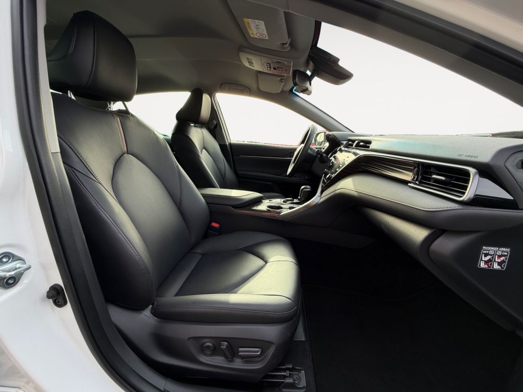 Fahrzeugabbildung Toyota Camry Executive