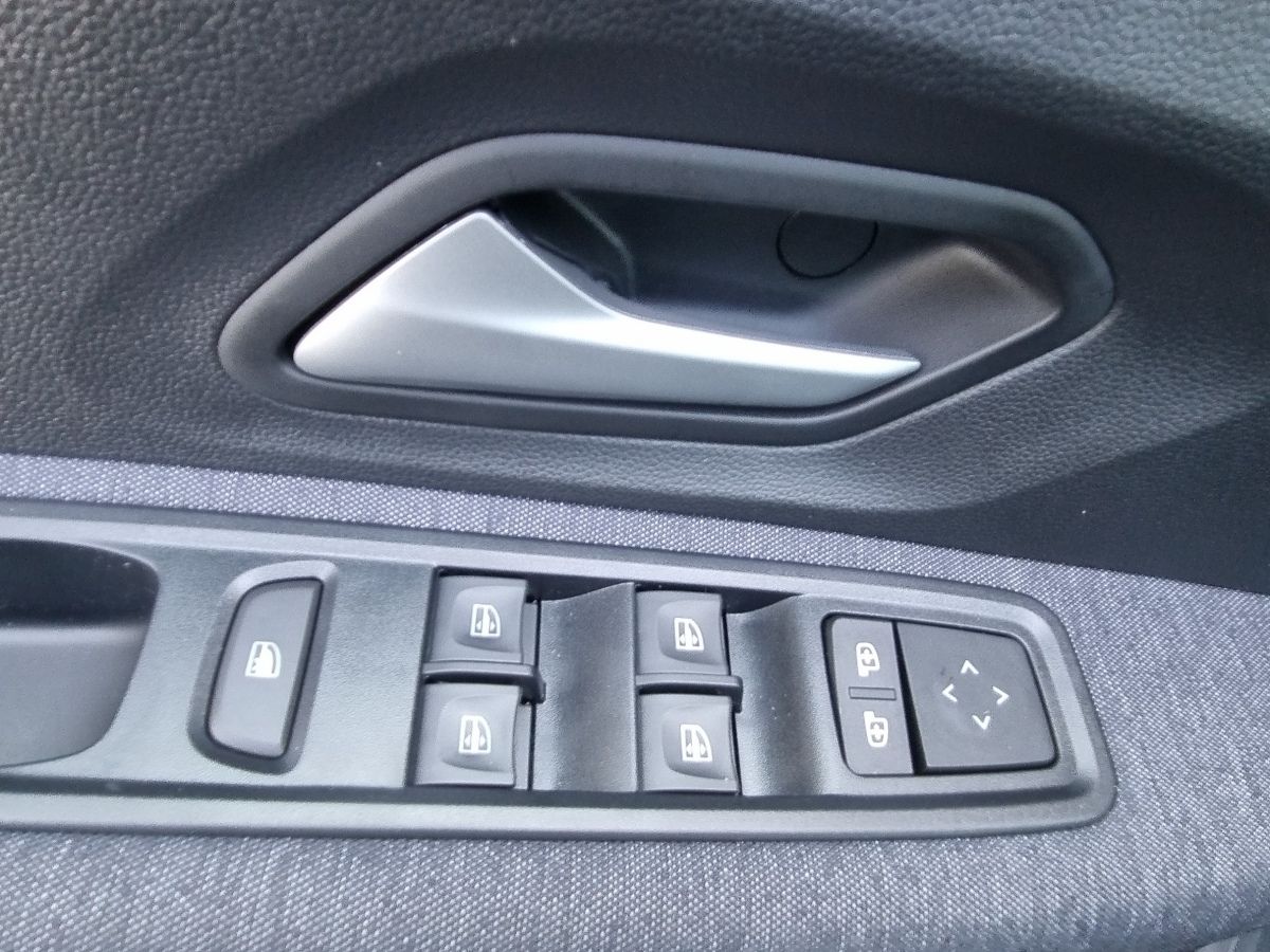 Fahrzeugabbildung Dacia Sandero Journey TCe 100