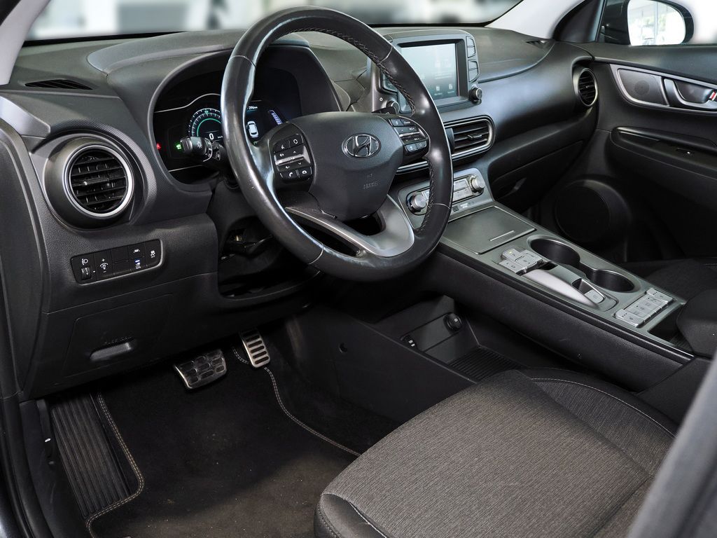 Fahrzeugabbildung Hyundai KONA STYLE ELEKTRO 2WD KAMERA ACC PDC KLIMA ISO