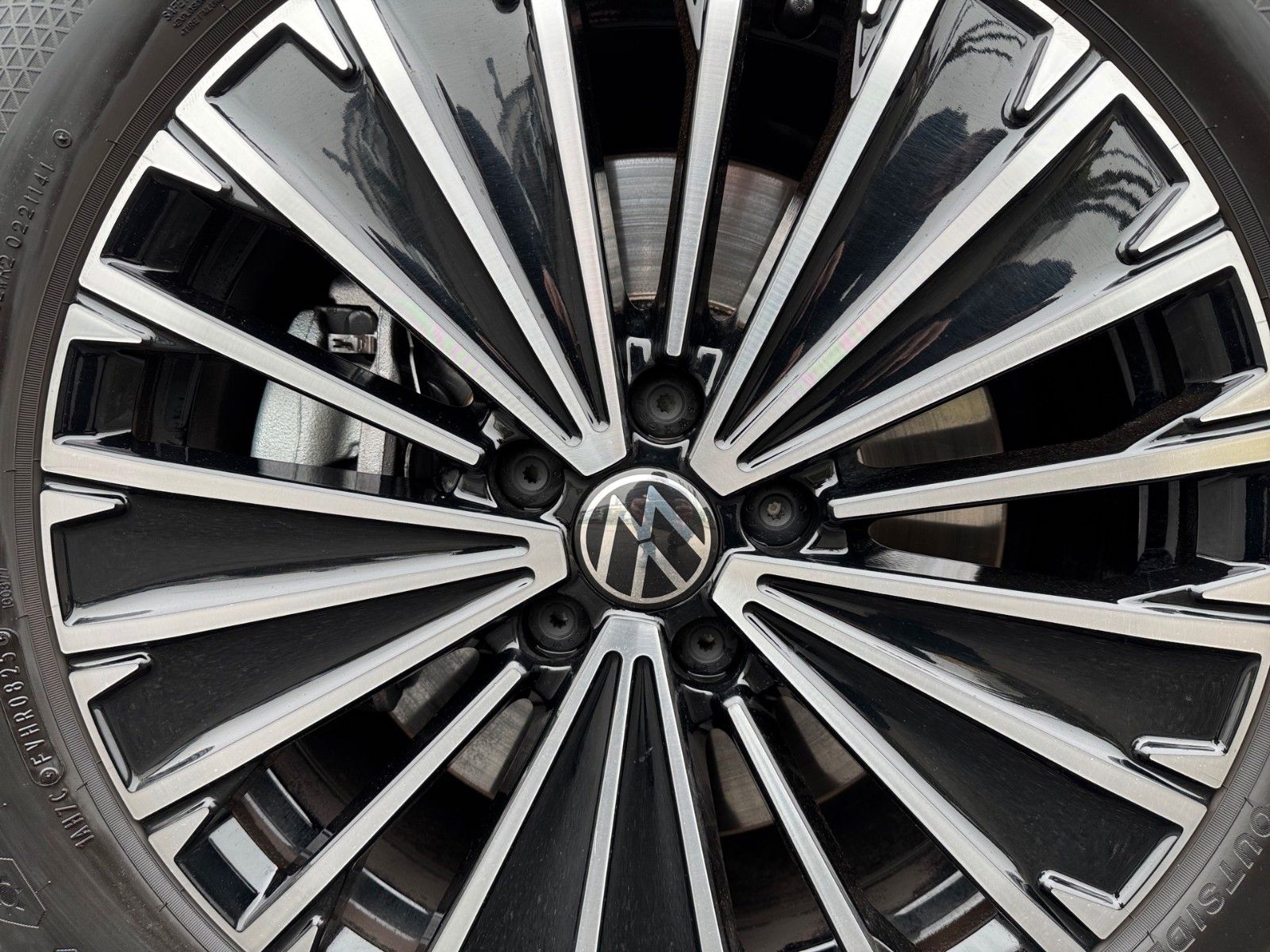 Fahrzeugabbildung Volkswagen Tayron 1.5 eTSI Life