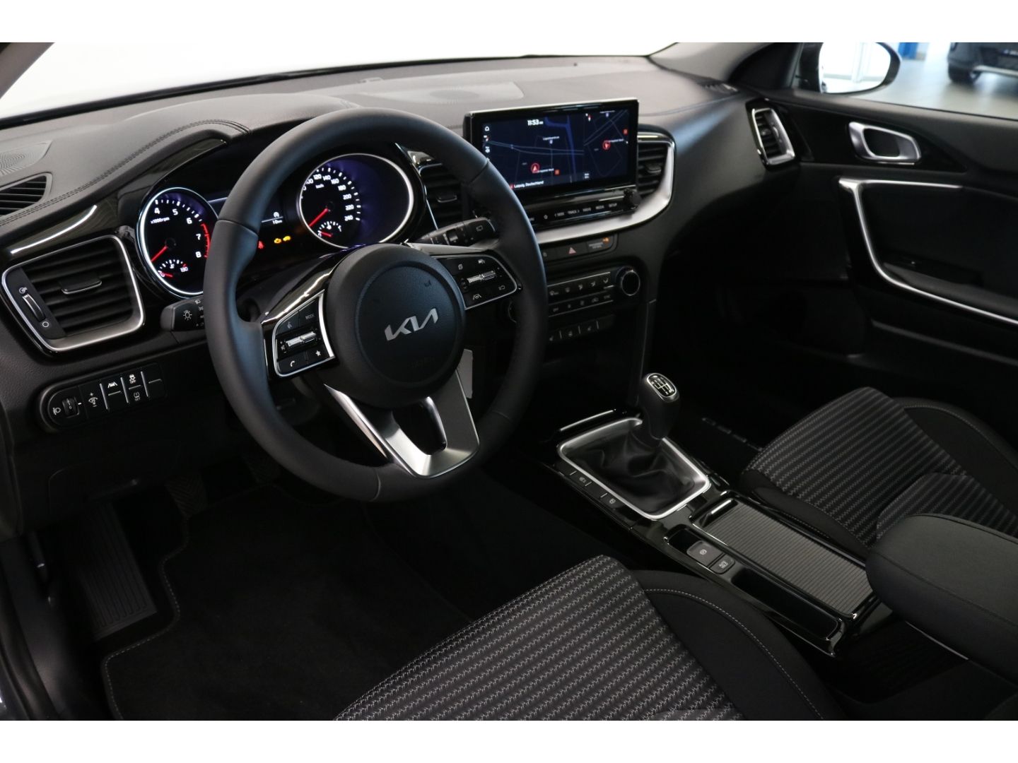 Fahrzeugabbildung Kia Ceed_sw 1.5 T-GDI Spirit SHZ Navi JBL Kamera