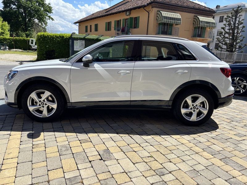 Audi Q3 35 1.5 tfsi mhev Business Advanced s-tro imagem 3
