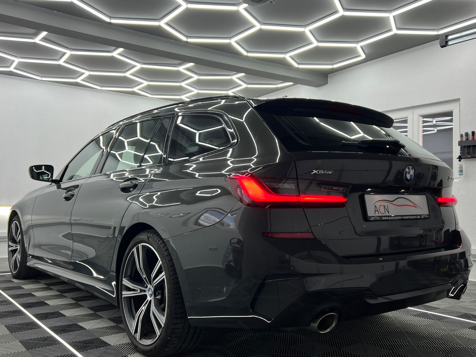 Fahrzeugabbildung BMW 330 i xDrive M SPORT/PANO/STHZ/ACC/DRAVITGRAU