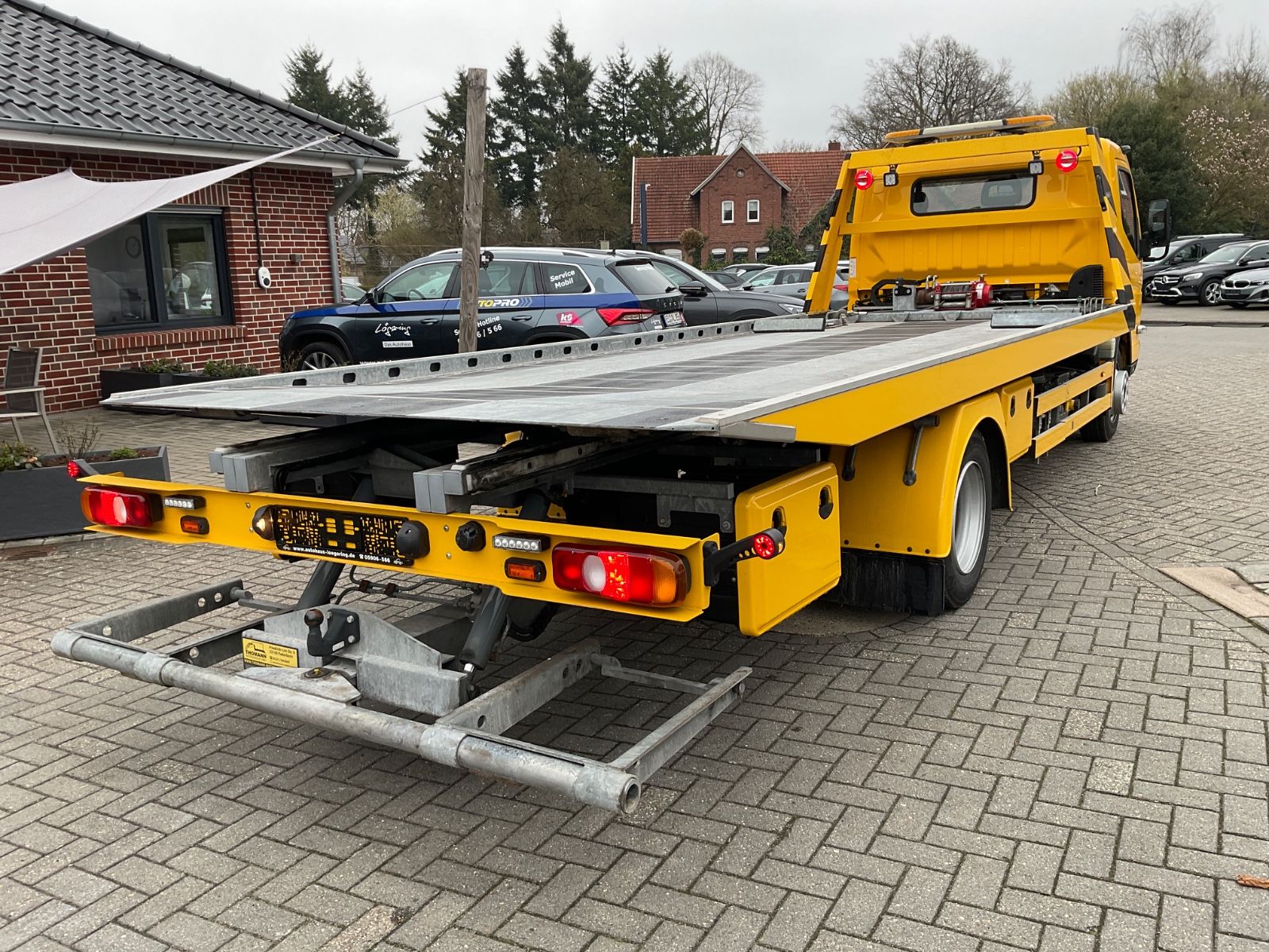 Fahrzeugabbildung Mitsubishi Fuso Canter,Abschleppbrille,Fahrzeugplateau
