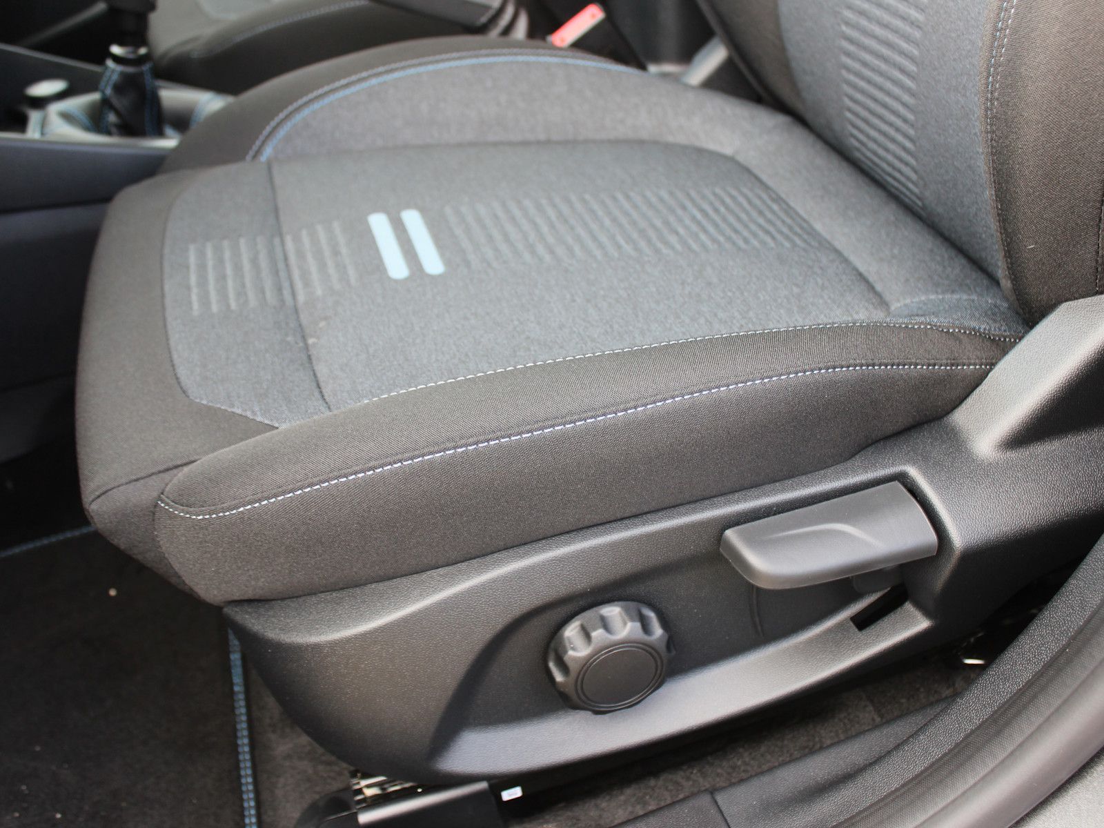 Fahrzeugabbildung Ford Fiesta Active 1,0 EcoBoost Hybrid