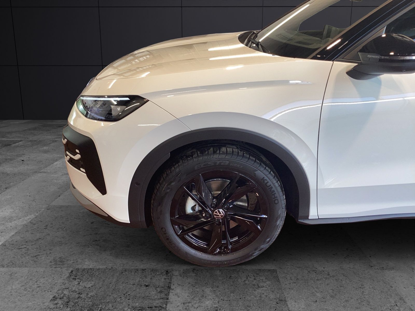 Fahrzeugabbildung Volkswagen T-Roc Style eTSI DSG ACC LED+ SH HuD 360° Massag