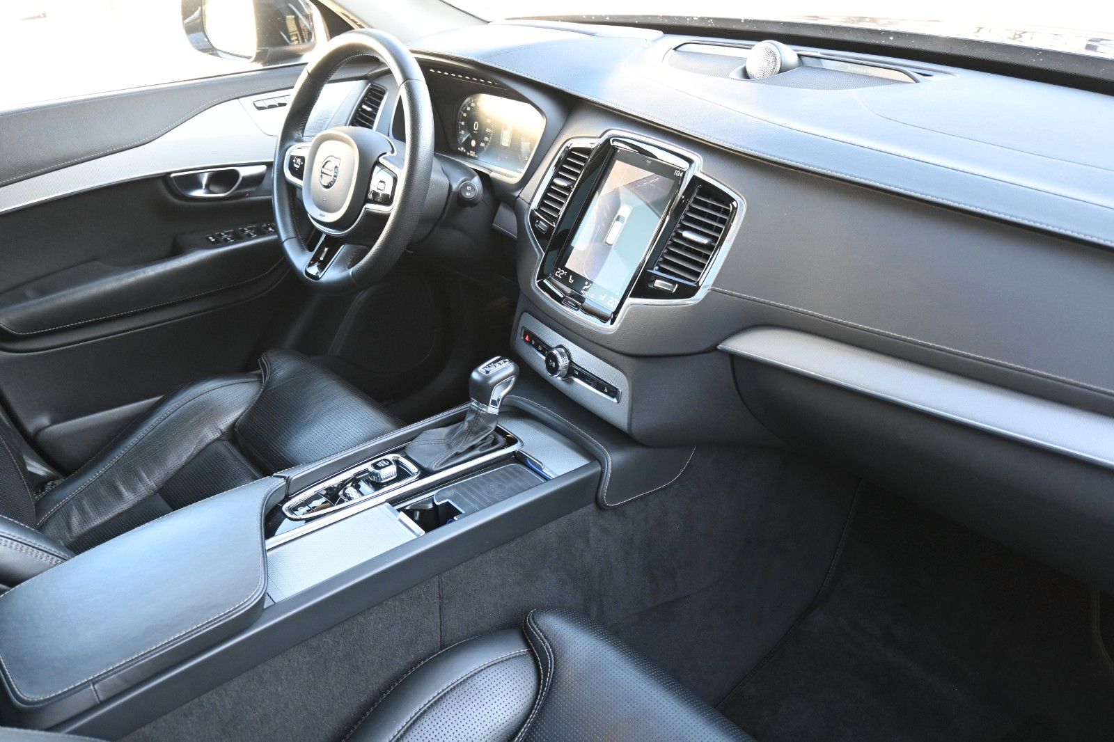 Fahrzeugabbildung Volvo XC90 D5 AWD Autom. Inscription*LUFT*360°*AHK*7-S