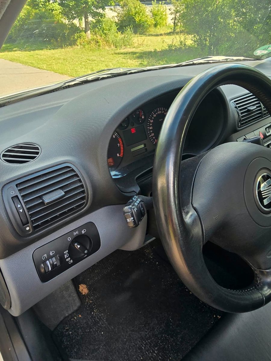 Fahrzeugabbildung SEAT Toledo Executive V5 2.3  110KW an Bastler
