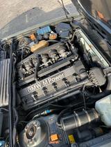 BMW M635 CSI - BMW M6: 635csi