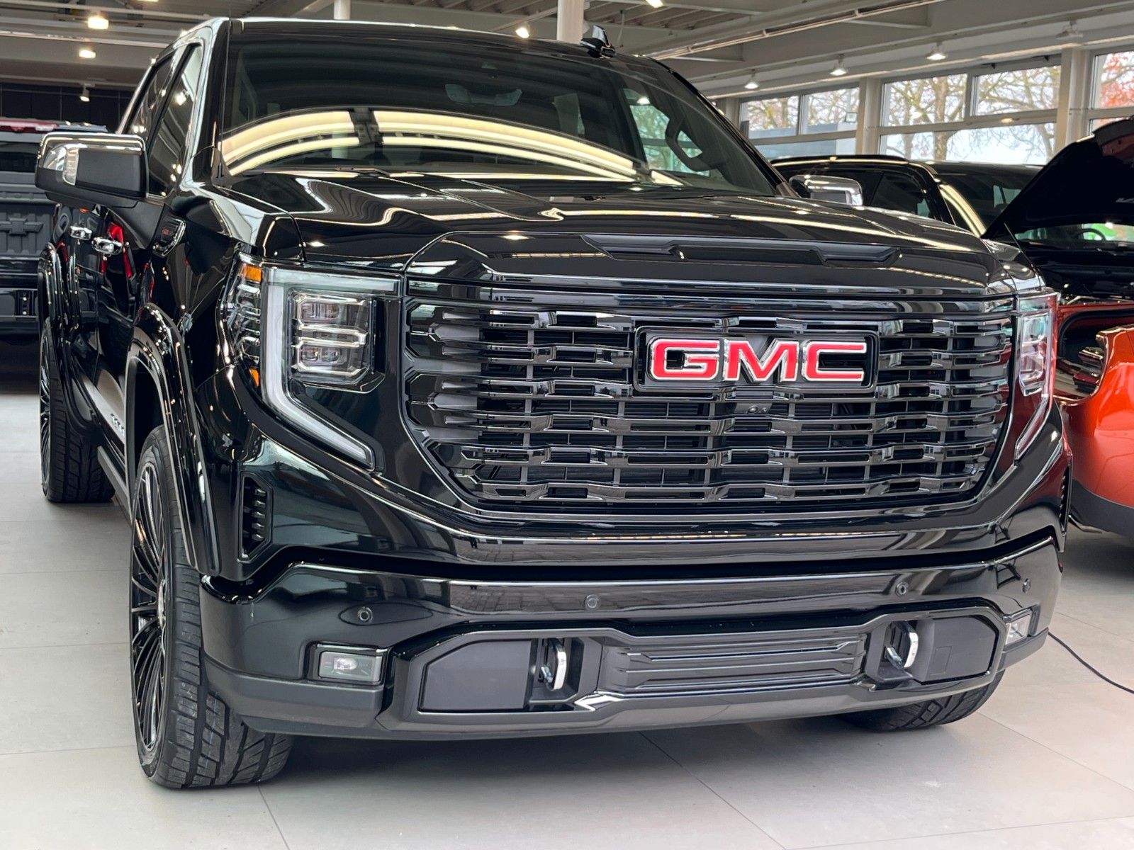 Fahrzeugabbildung GMC Sierra 1500 Denali Black 6.2 LPG*HeadUp*360°
