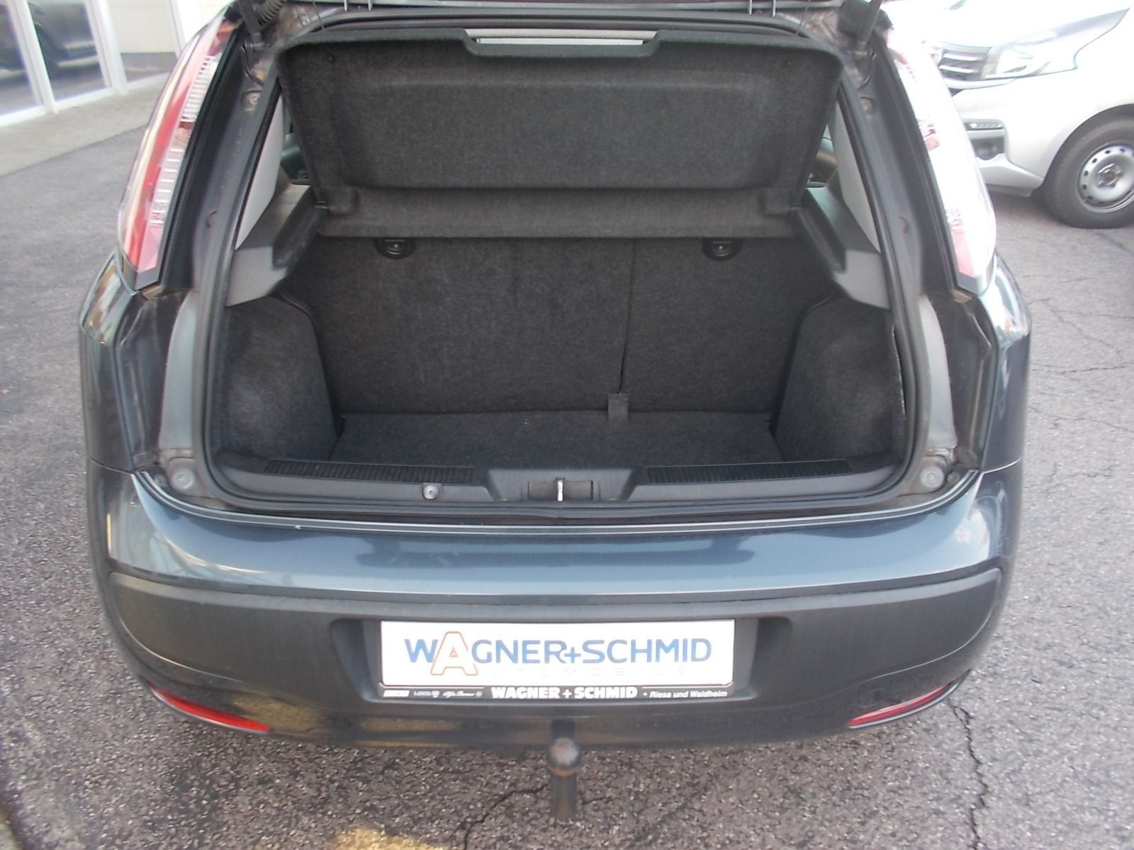 Fahrzeugabbildung Fiat Punto Evo 1.4 8V Dynamic AHK + mit Garantie