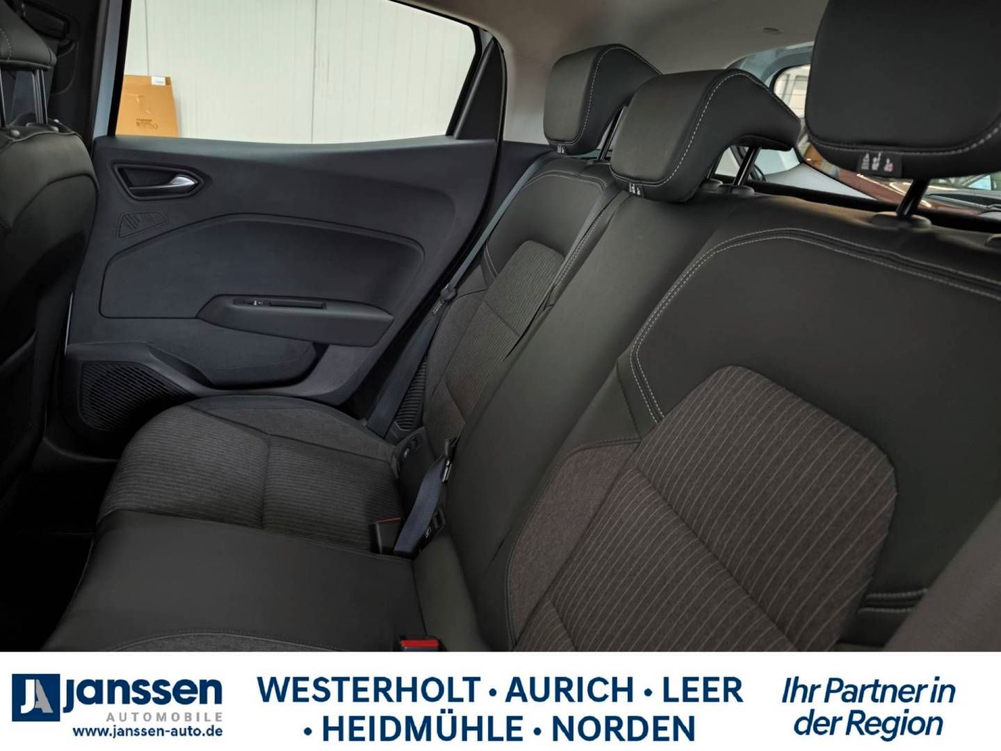 Fahrzeugabbildung Renault CLIO INTENS E-TECH 140