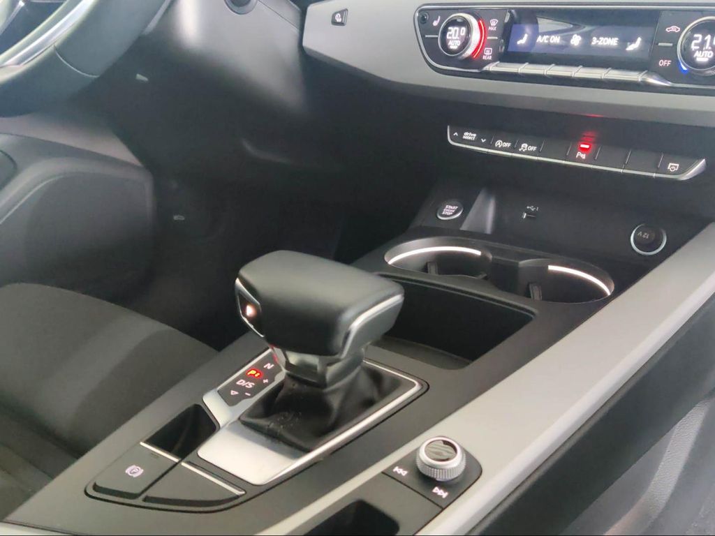 Audi A4 Avant Advanced 40 TDI quattro 150(204) kW(PS)
