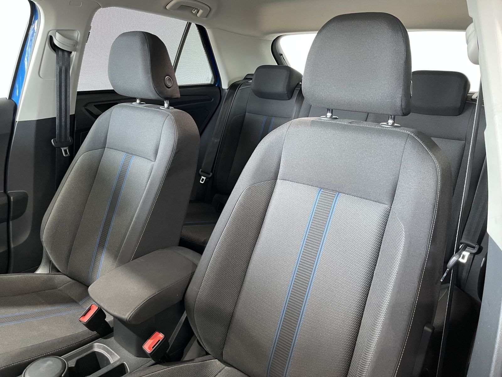 Fahrzeugabbildung Volkswagen T-Roc Style 2.0 TDI*4Motion*LED*Navi*ACC*PDC*